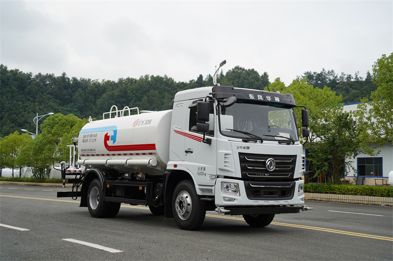 东风华神F5-200马力洒水车 12方（燃油车）
