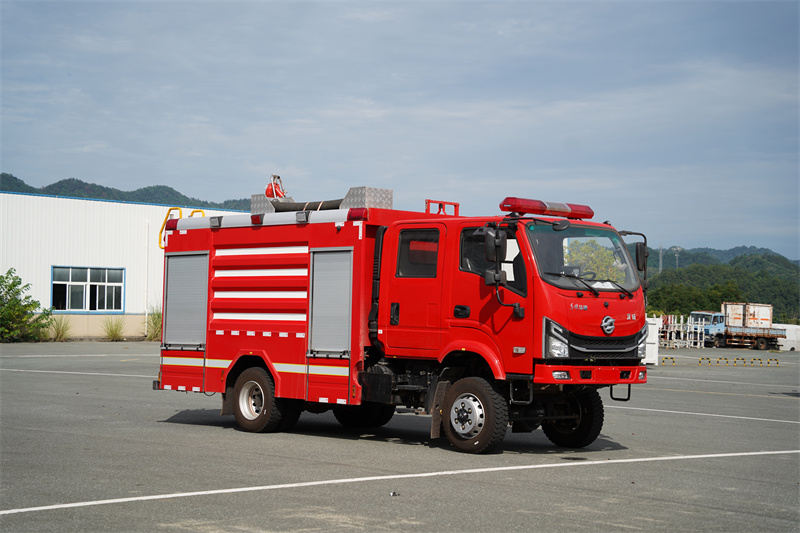 【汉成牌】东风华神3吨水罐消防车